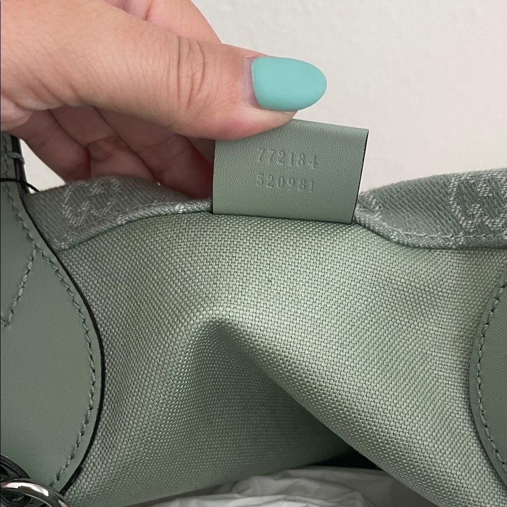 $3850 New GUCCI LG Mint Sage Green Supreme Tote with Detachable Matching Pouch - Picture 13 of 17